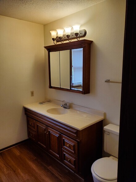 Main bathroom up - 1106 Oleson Rd