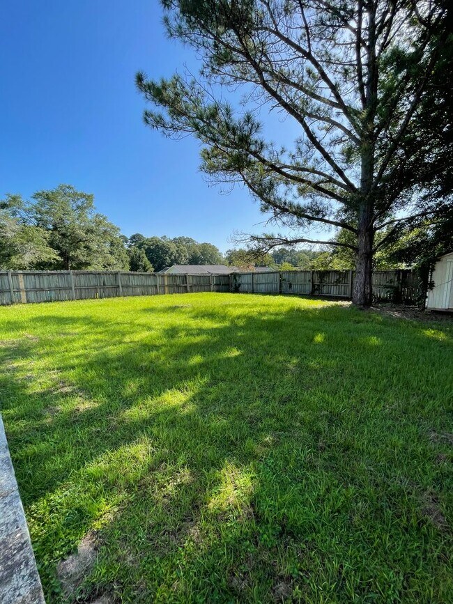 Building Photo - Wood Creek Subdivision!