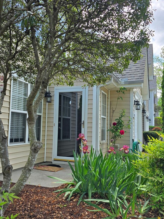 Building Photo - 1133 Academic Dr