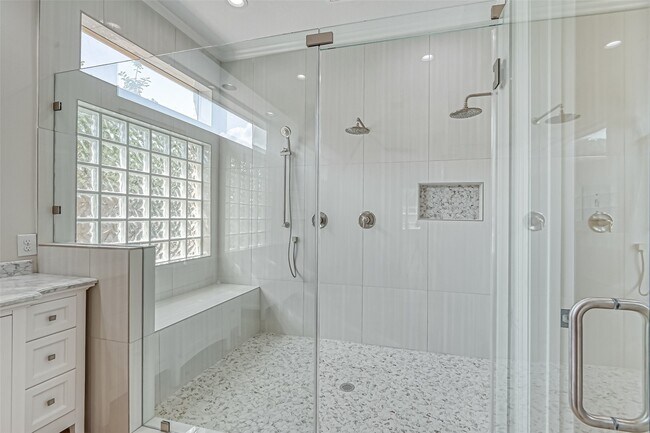 Building Photo - 18 Turtle Creek Manor