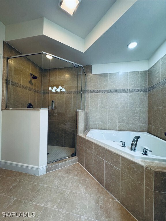 Building Photo - 12101 Santaluz Dr