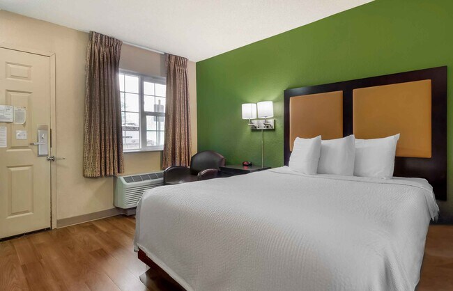 Building Photo - Furnished Studio-Portland - Beaverton