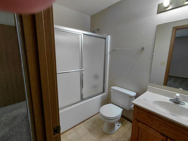 Building Photo - 24910 Scenic Dr