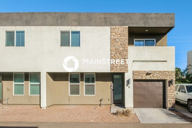 Primary Photo - 3 Bedroom Pet-Friendly Home in Phoenix, AZ...