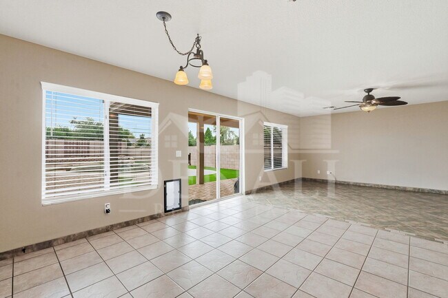 Building Photo - 11319 W Madisen Ellise Dr