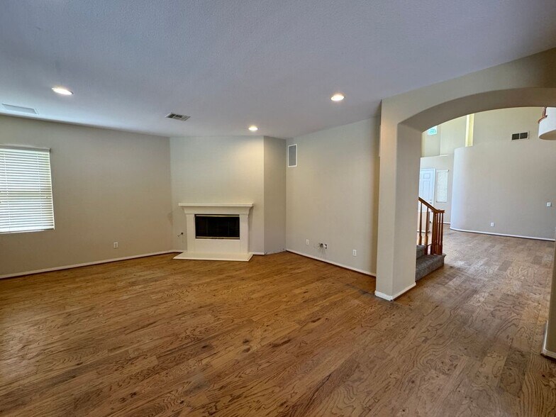 Building Photo - 3906 Rill Ct