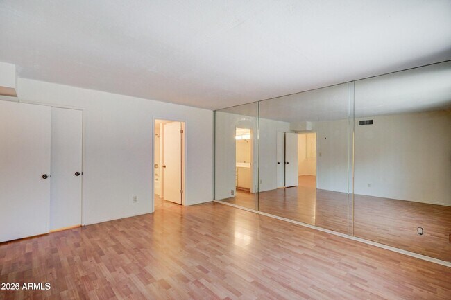 Building Photo - 616 E Manzanita Dr