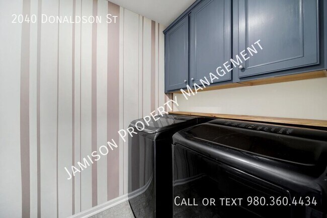 Building Photo - 2040 Donaldson St