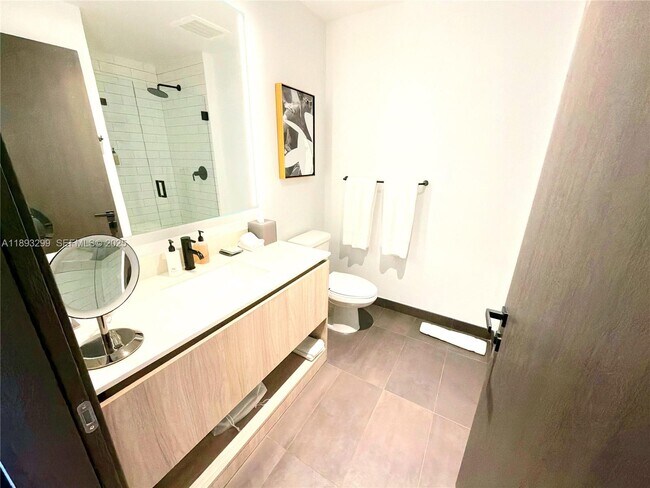 Building Photo - 398 NE 5th St