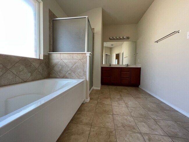 Building Photo - 4-Bedroom House for Rent in Killeen - *Get 1/2 off one month of rent!*