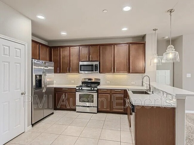 Building Photo - 3101 Davis Ln