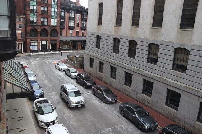 Building Photo - 21 Beacon St