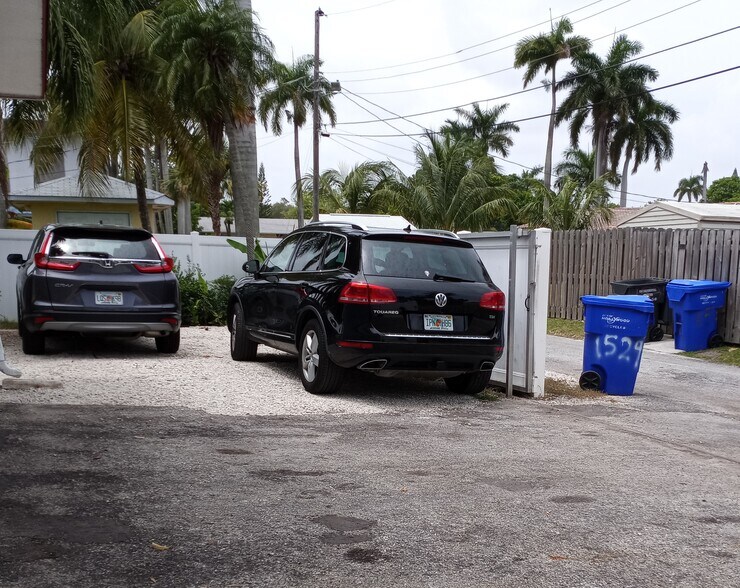 Building Photo - 1529 Arthur St