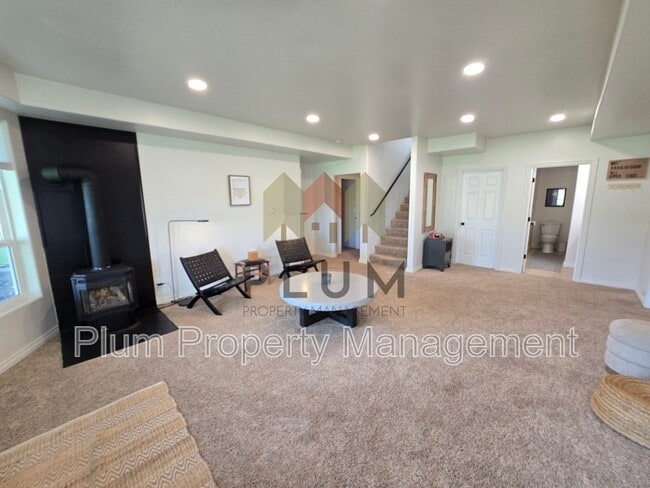 Building Photo - 15660 Sara Jo Ln