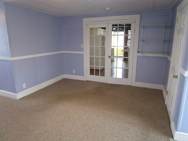 Building Photo - 216 Irving St