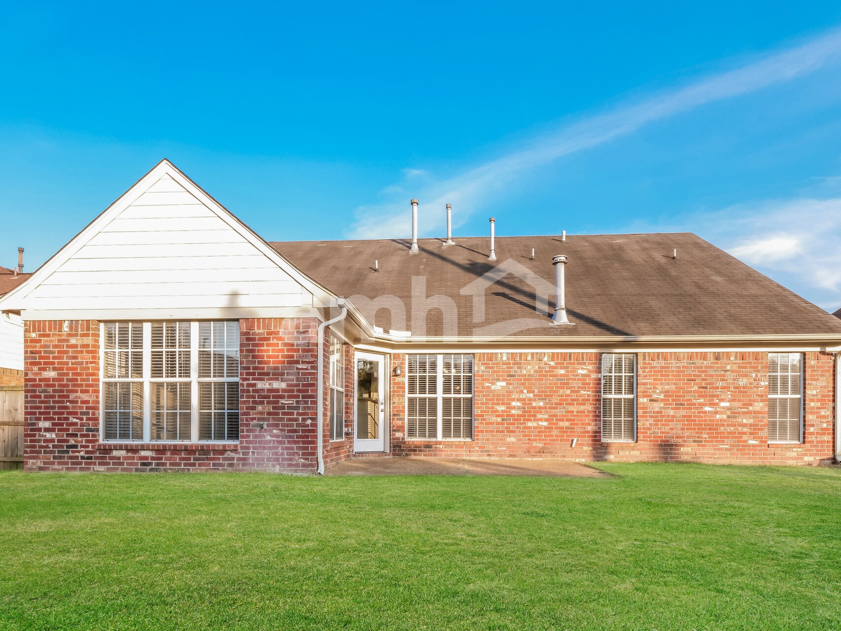 Building Photo - 1575 Far Dr