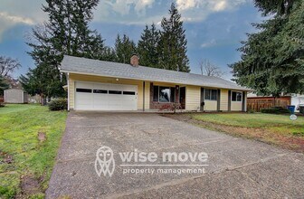 Building Photo - Mid-Mod on Missoula- Big Backyard!