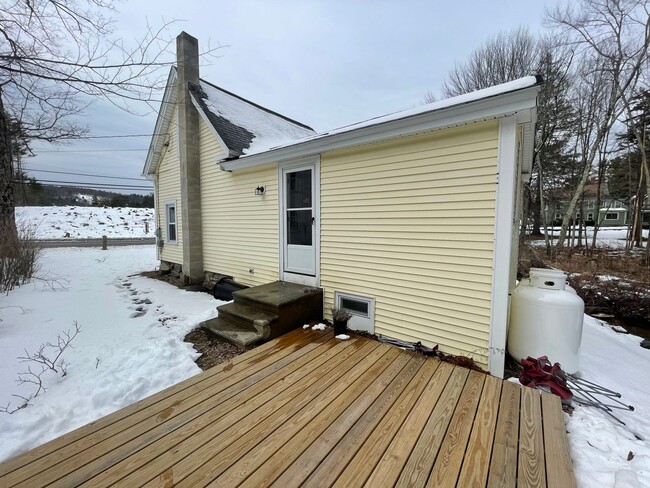 Building Photo - Cozy Single Family Home