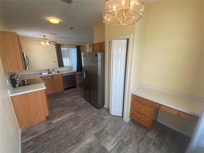 Building Photo - 302 Bluff Pass Dr