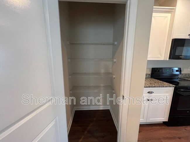 Building Photo - 1301 Joiner Cir