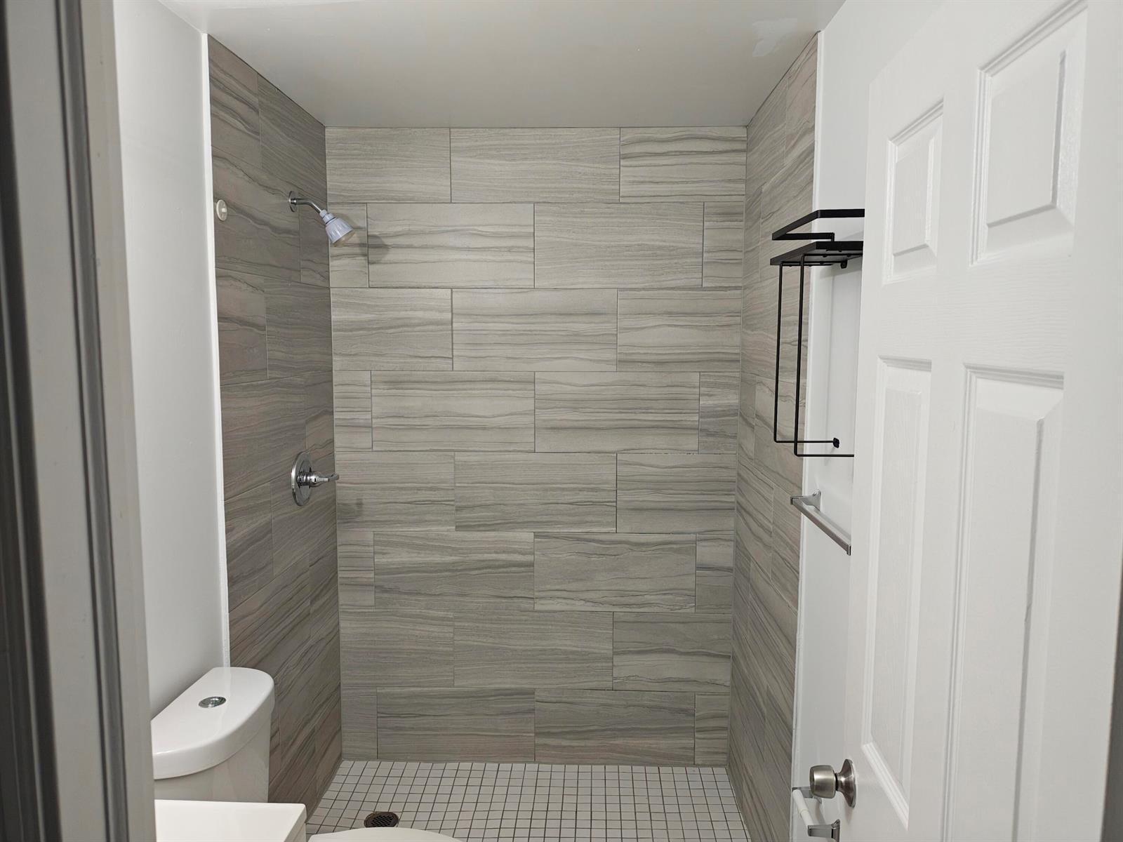 Building Photo - 2326 Taft St