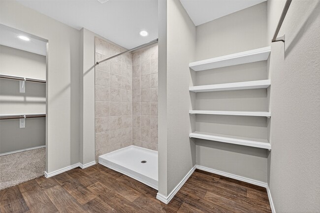 Building Photo - 40320 Hilltop Pr Dr