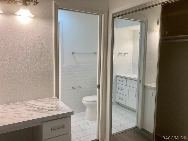 Building Photo - 11499 W Bayshore Dr