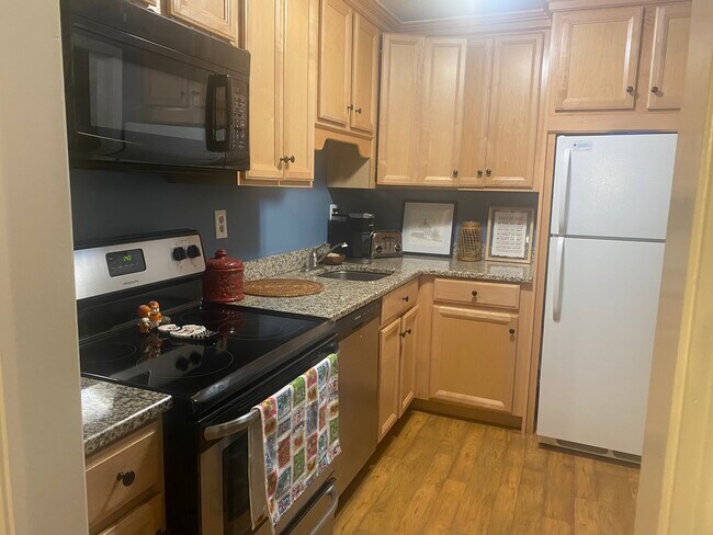 Building Photo - 30 Stony Brook Dr