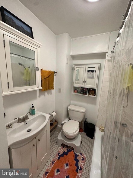 Building Photo - 1324 Pine St