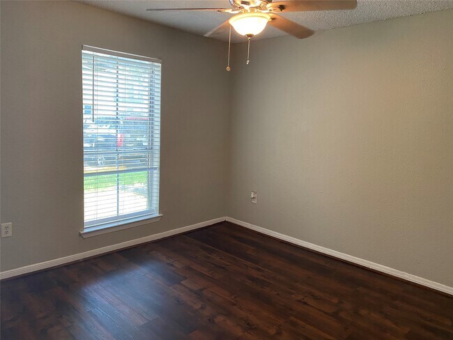 Building Photo - 250 El Dorado Blvd