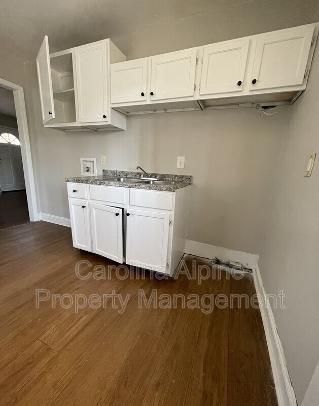 Building Photo - 2735 Remington St