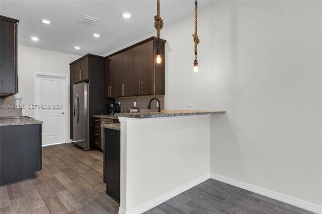 Building Photo - 4810 Eucalyptus Dr
