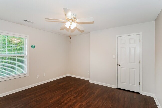 Building Photo - 4003 Pewter Trail