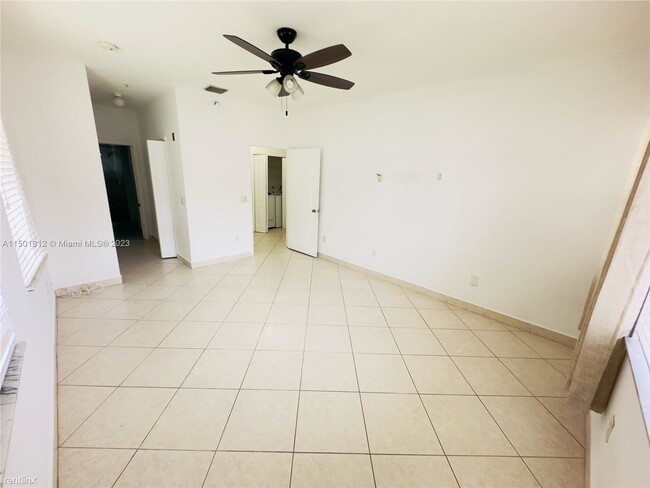 Building Photo - 3 br, 2 bath Condo - 4311 SW 160th Ave Apt...