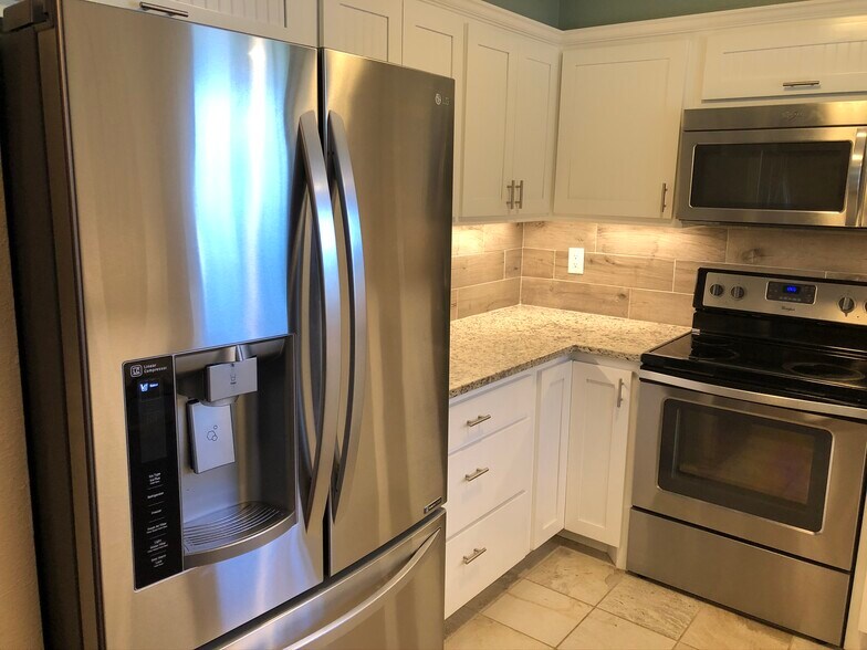 Building Photo - 1226 Amanda Dr