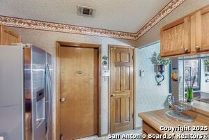 Building Photo - 1918 Lotus Blossom St