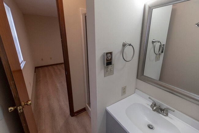 Building Photo - 1003 Canterbury Dr