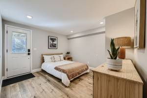 Building Photo - 4332 Falls Rd