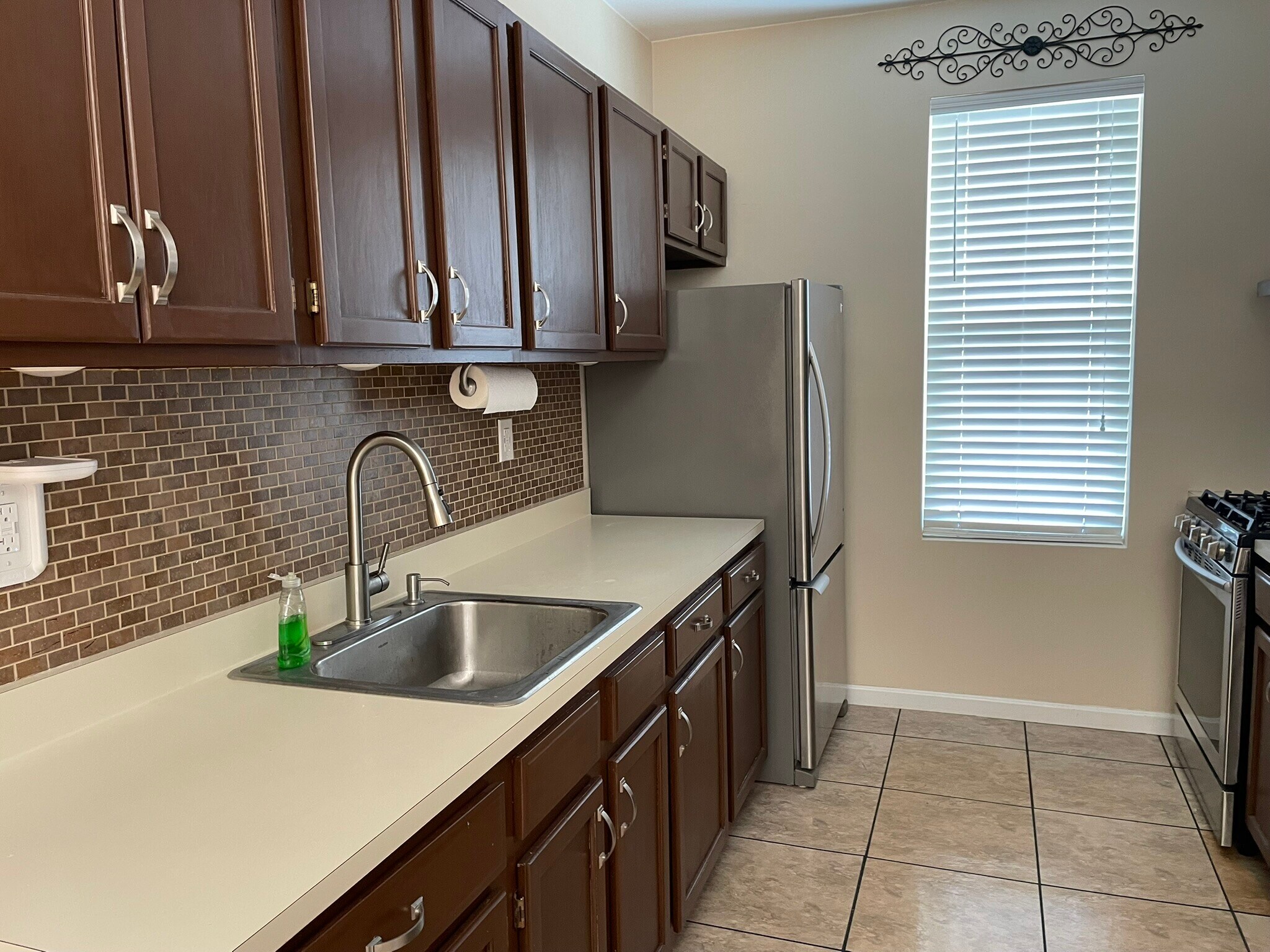 Building Photo - 684 85th St