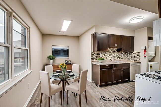 Building Photo - 142 Beverly Hill Terrace