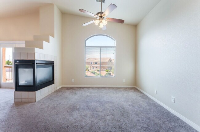 Building Photo - Gated Community Townhome 2 bedroom, 2 bathroom, 1 car garage