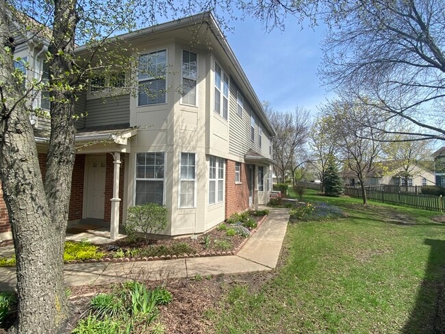 Building Photo - 2111 Camden Ln