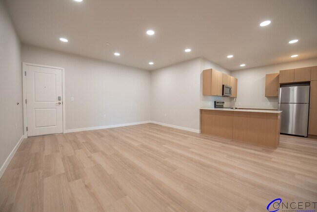 Building Photo - Brand-New Luxury Living with Mountain Charm at Studio Crossing