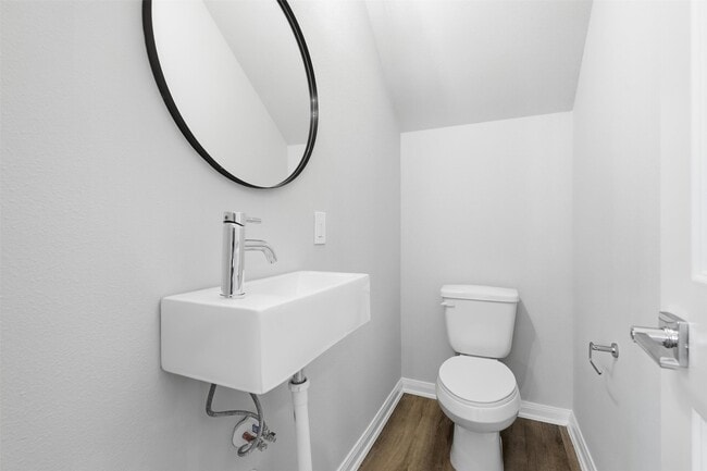 Building Photo - 9912 A Clark Rd