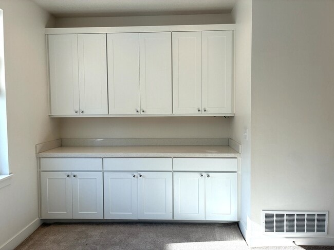 Building Photo - 3883 Komenda Ct