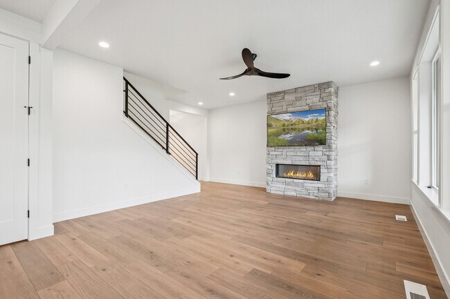 Building Photo - 474 Ascent Dr