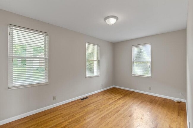 Building Photo - 1035 Woodland Trails Dr