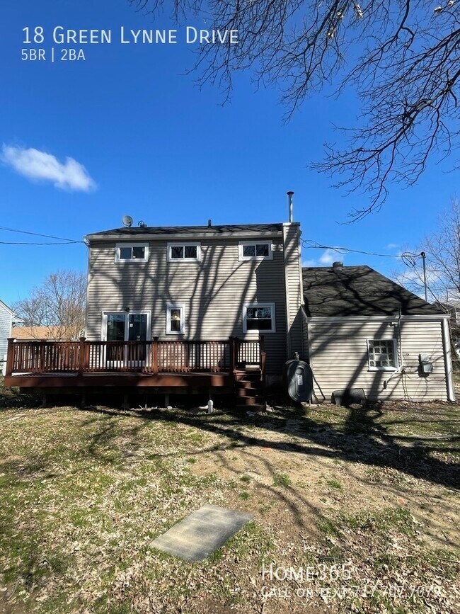 Building Photo - 18 Green Lynne Drive - Beautiful 5 Bedroom...