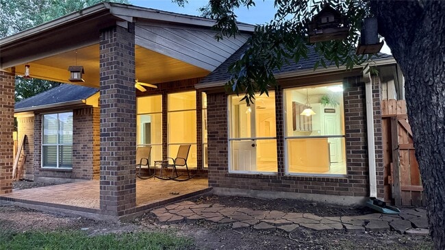 Building Photo - 931 Opal Chase Dr