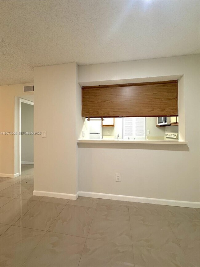 Building Photo - 1265 SW 46th Ave